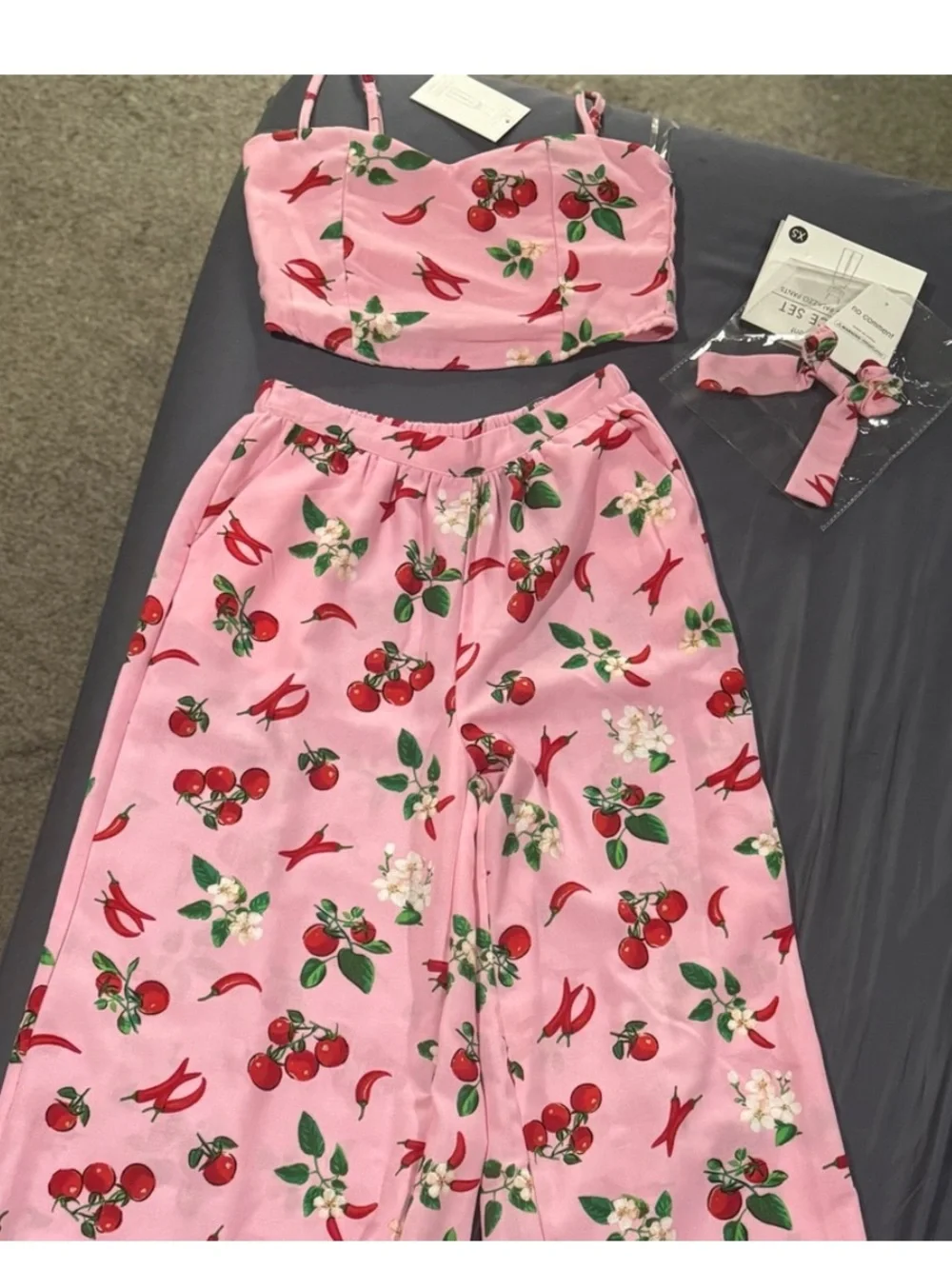 Sweet & Spicy Adorable 2 piece set with matching scrunchie